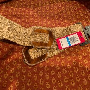 NWT VINCE CAMUTO Stretch Natural Brown/Tan Belt With Waist Buckle, Size M/L